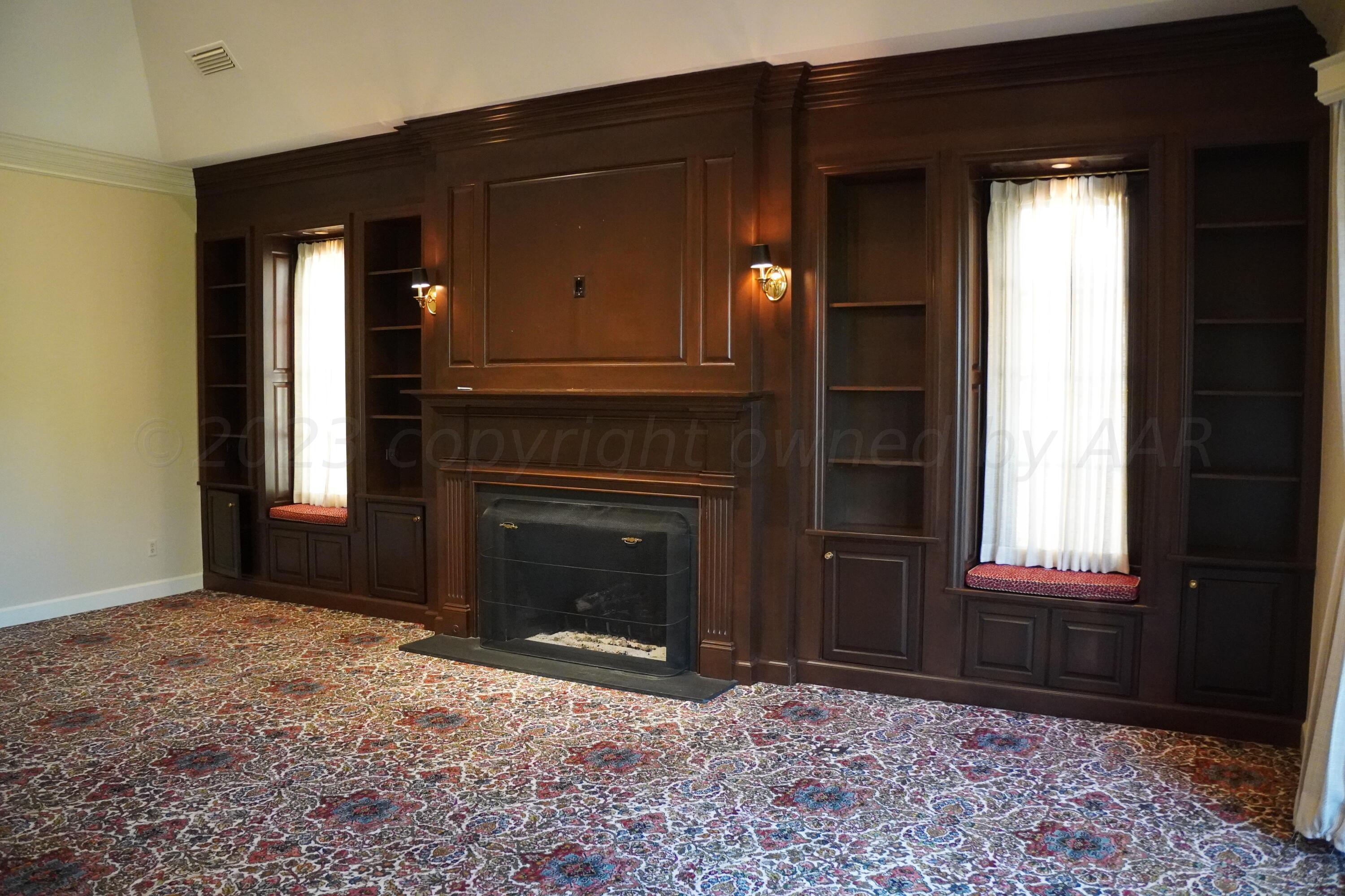 22 Edgewater Drive Amarillo, TX 79106 - Photo 3 of 52 Living Room