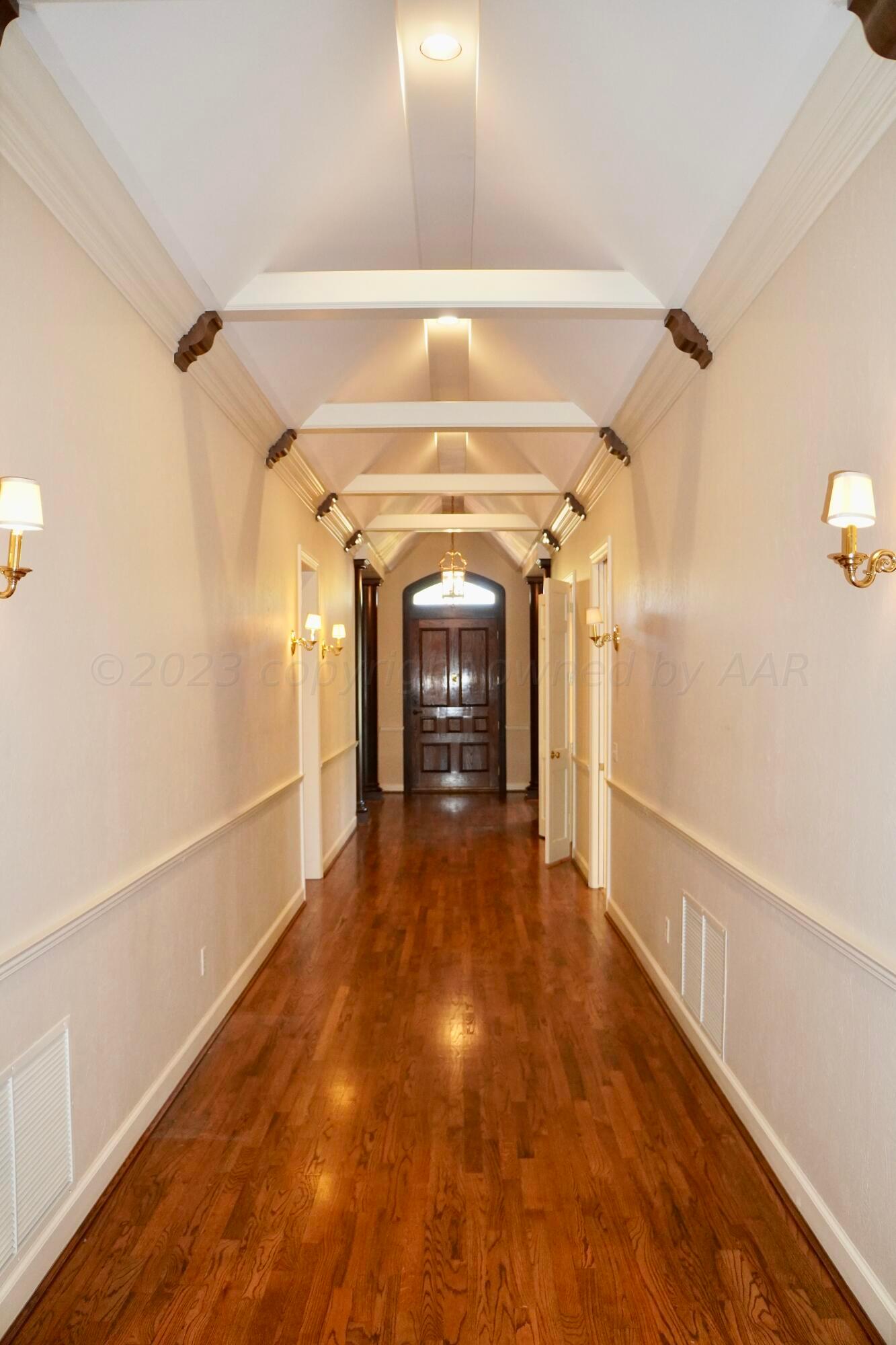 22 Edgewater Drive Amarillo, TX 79106 - Photo 52 of 52 Hallway/Entry