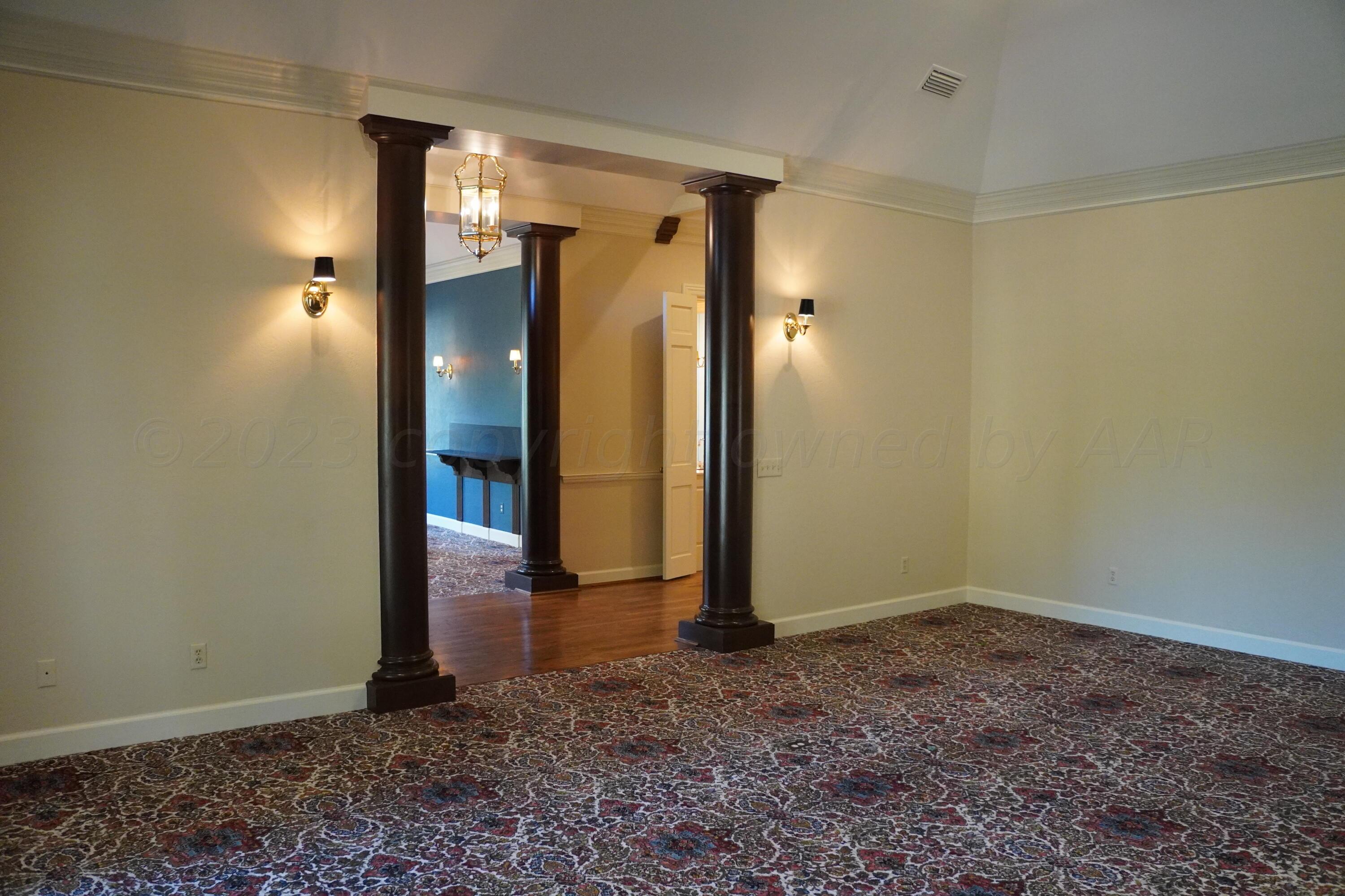 22 Edgewater Drive Amarillo, TX 79106 - Photo 7 of 52 Living Room