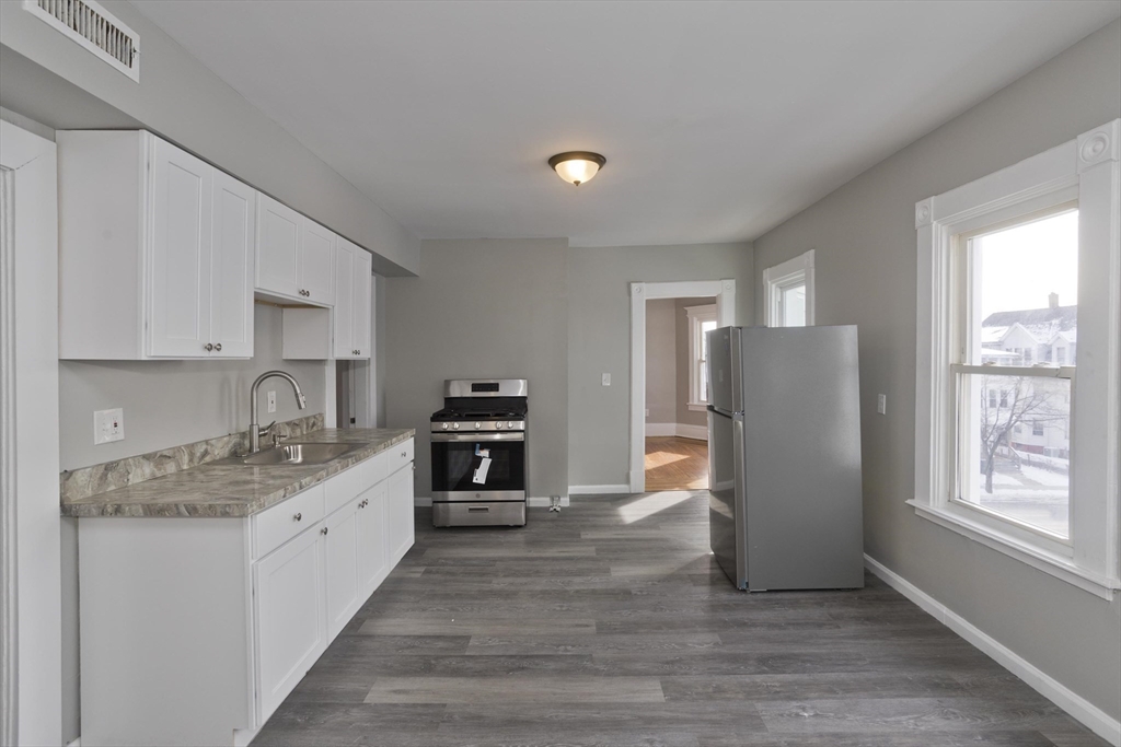 744-746 Carew Street Springfield, MA 01104 - Photo 27 of 38