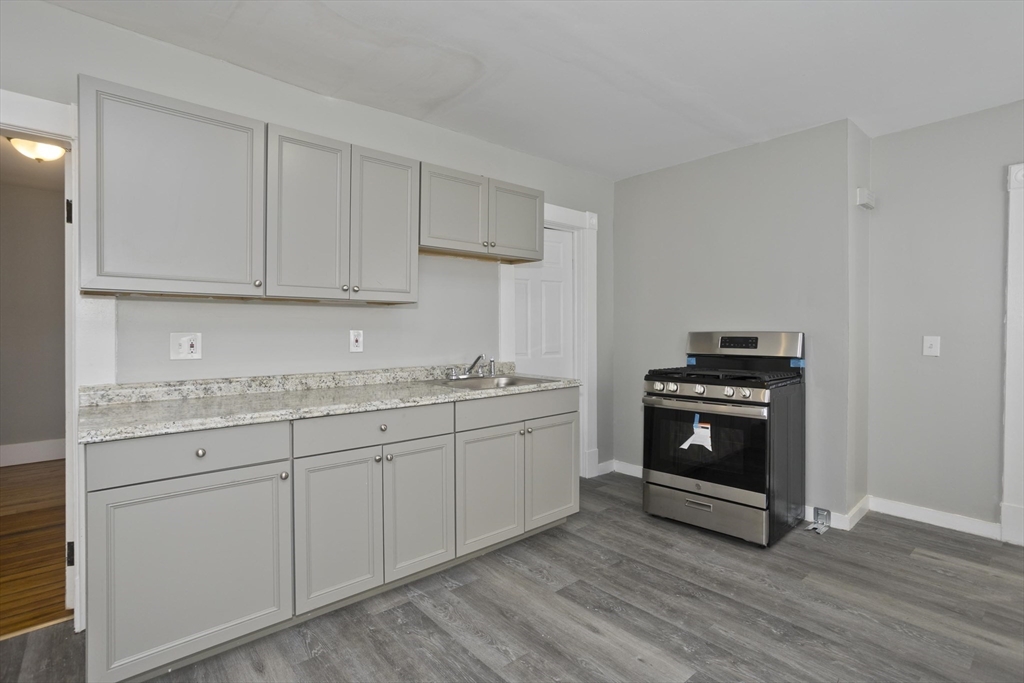 744-746 Carew Street Springfield, MA 01104 - Photo 7 of 38