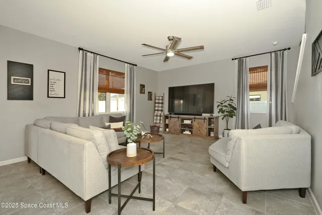 a view of entryway and hall