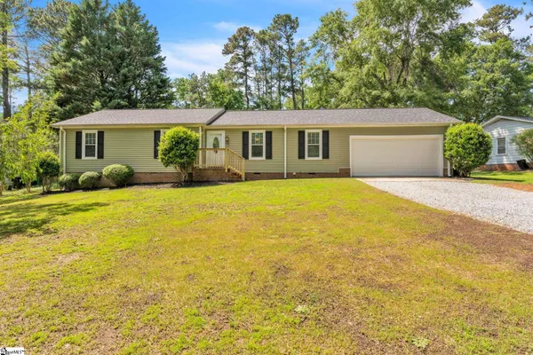$285,000 | 210 Chickamauga Lane, Simpsonville, SC 29681