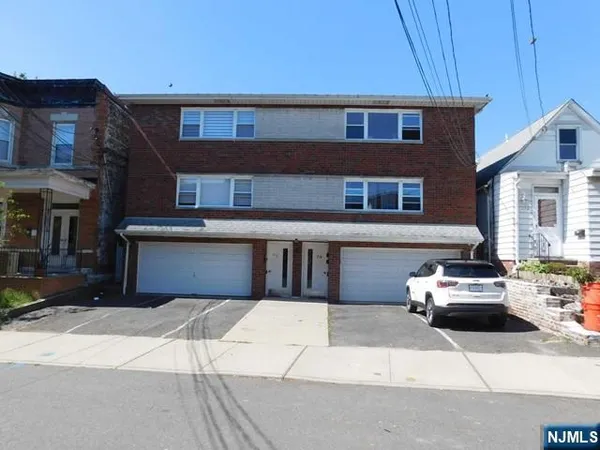 $2,600 | 210-214 Jersey Avenue, Unit 2, Cliffside Park, NJ 07010