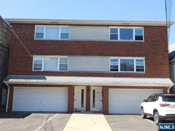 $2,600 | 210-214 Jersey Avenue, Unit 2, Cliffside Park, NJ 07010
