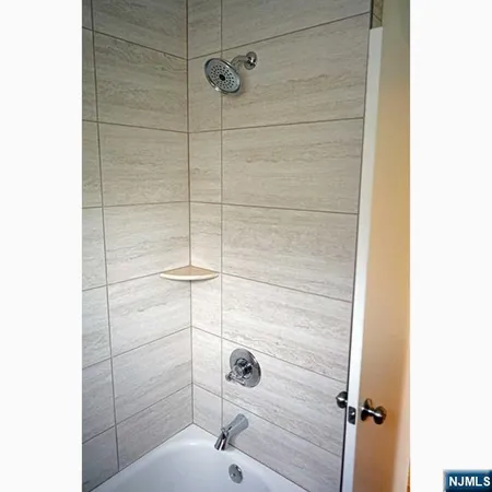 $2,600 | 210-214 Jersey Avenue, Unit 2, Cliffside Park, NJ 07010