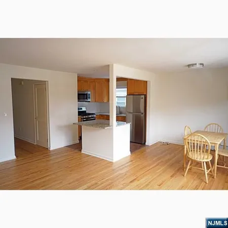 $2,600 | 210-214 Jersey Avenue, Unit 2, Cliffside Park, NJ 07010