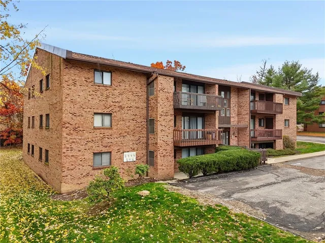 $162,500 | 1204 Dutilh Road, Unit 1, Cranberry Township, PA 16066