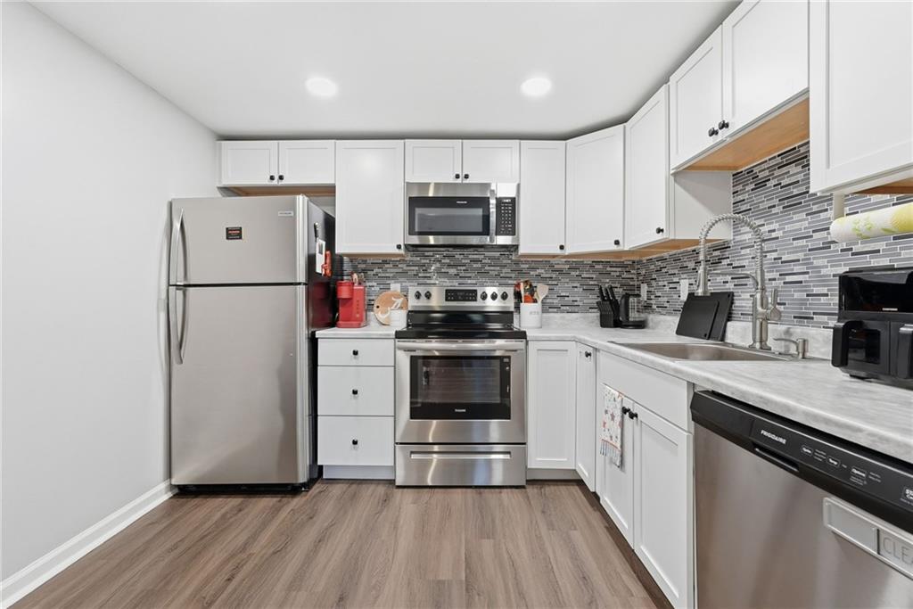 1204 Dutilh Road, Unit 1 Cranberry Township, PA 16066 - Photo 16 of 34