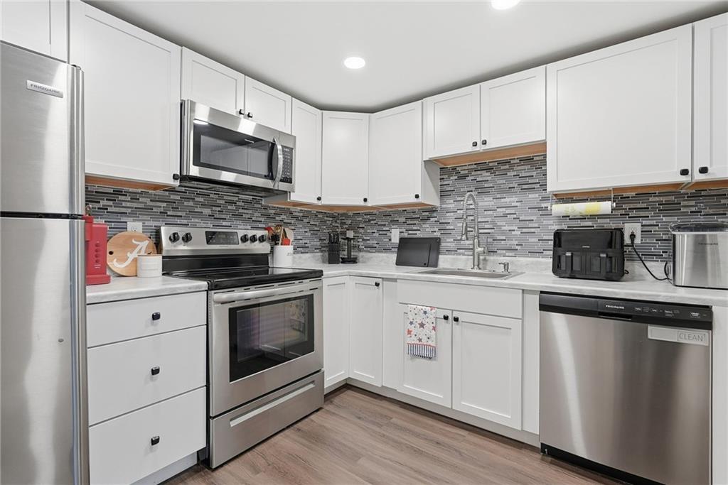 1204 Dutilh Road, Unit 1 Cranberry Township, PA 16066 - Photo 17 of 34