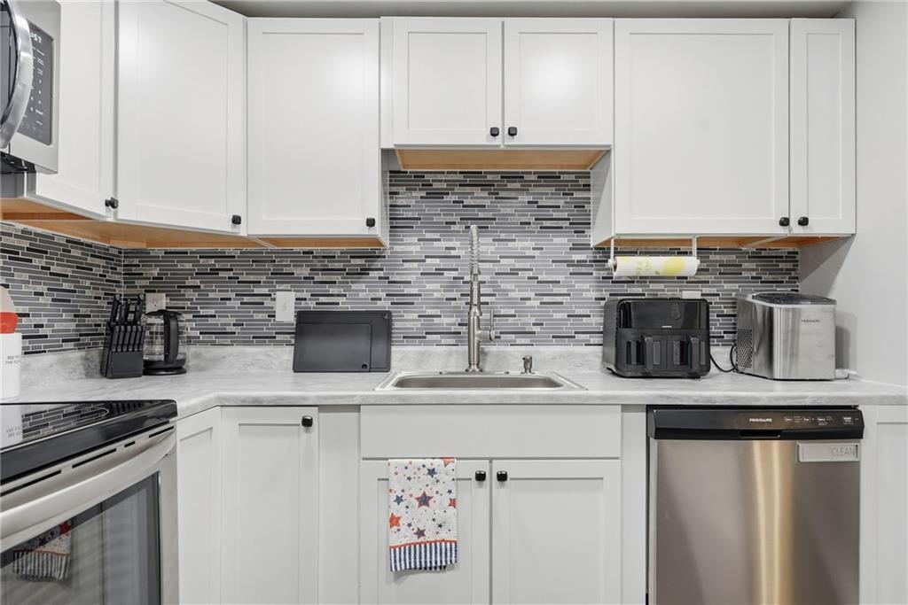 1204 Dutilh Road, Unit 1 Cranberry Township, PA 16066 - Photo 18 of 34