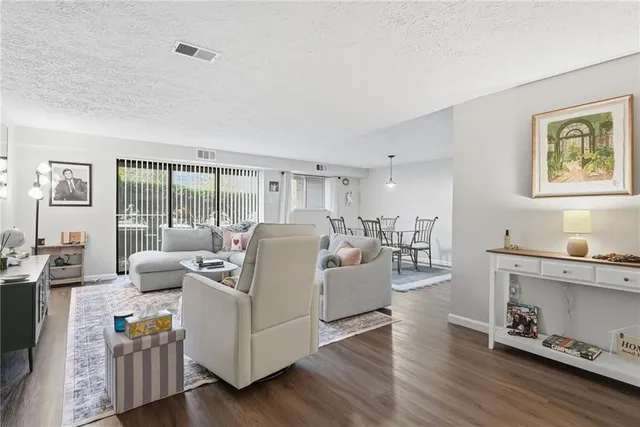 $162,500 | 1204 Dutilh Road, Unit 1, Cranberry Township, PA 16066