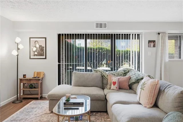 $162,500 | 1204 Dutilh Road, Unit 1, Cranberry Township, PA 16066