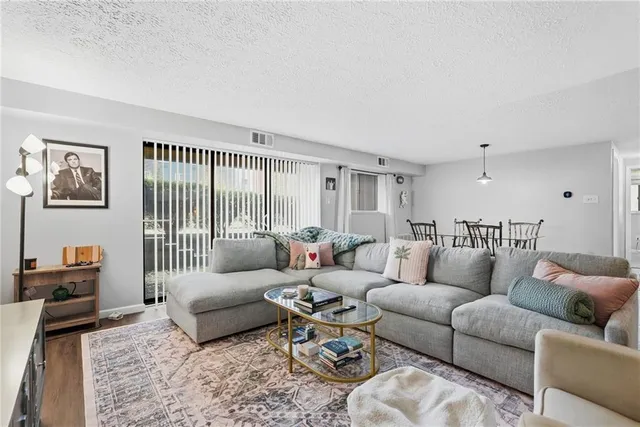 $162,500 | 1204 Dutilh Road, Unit 1, Cranberry Township, PA 16066