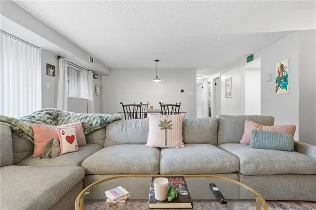 $162,500 | 1204 Dutilh Road, Unit 1, Cranberry Township, PA 16066