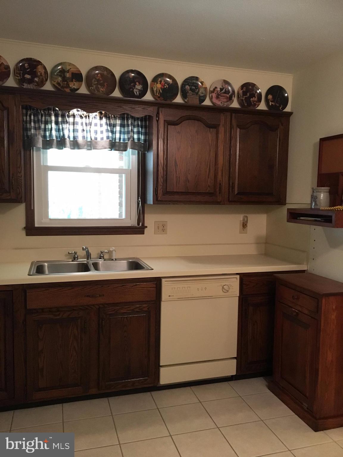 940 Weavertown Road Lebanon, PA 17046 - Photo 17 of 20 Kitchen