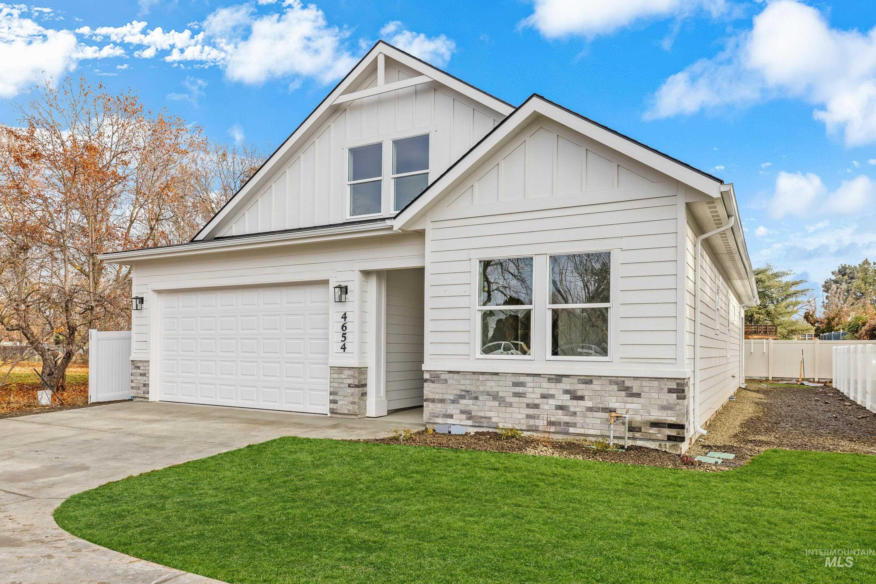 4654 North Maple Grove Road Boise, ID 83704 - Photo 2 of 50