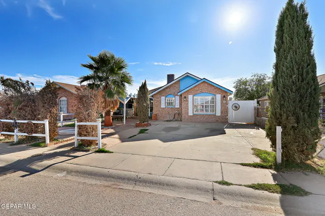 $195,000 | 10424 Valle De Oro Drive, Socorro, TX 79927