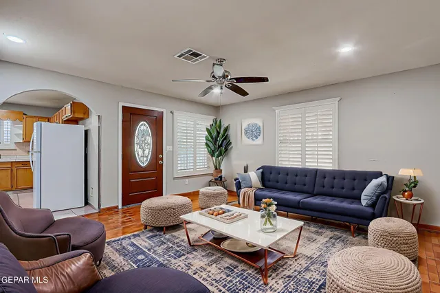 $195,000 | 10424 Valle De Oro Drive, Socorro, TX 79927