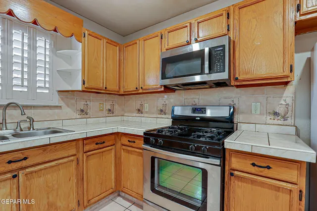 $195,000 | 10424 Valle De Oro Drive, Socorro, TX 79927