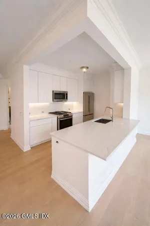 $8,750 | 124 Ritch Avenue, Unit B301, Greenwich, CT 06830