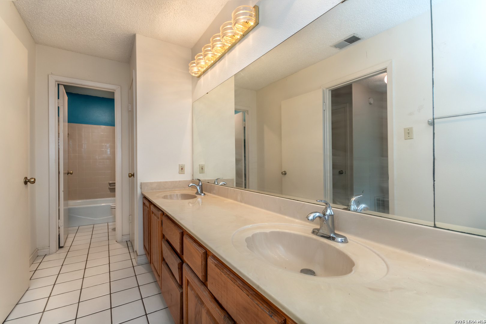 829 West Bitters Road, Unit 401 San Antonio, TX 78216 - Photo 10 of 13