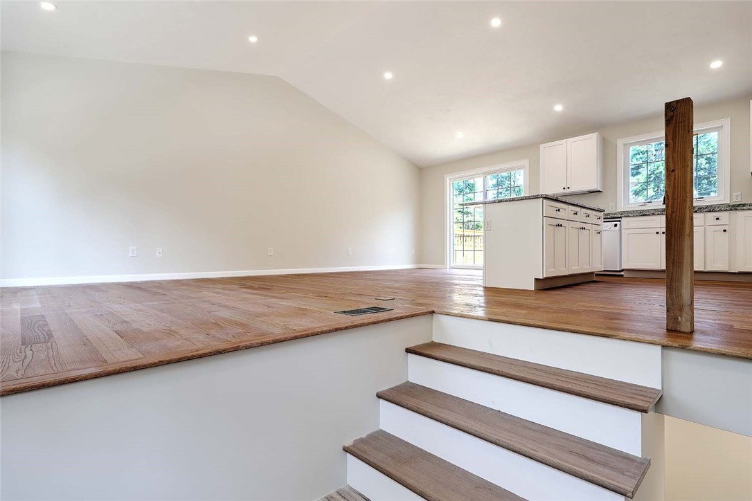 25 Walling Road Burrillville, RI 02830 - Photo 8 of 31