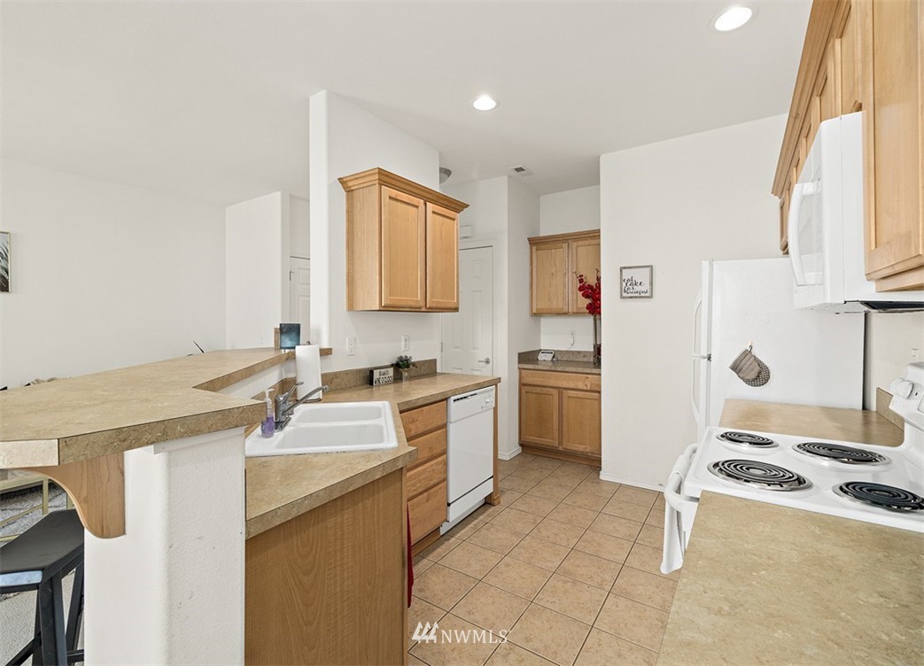 3010 Southeast 11th Place, Unit 1056 Renton, WA 98058 - Photo 11 of 37 Gallery Image 11