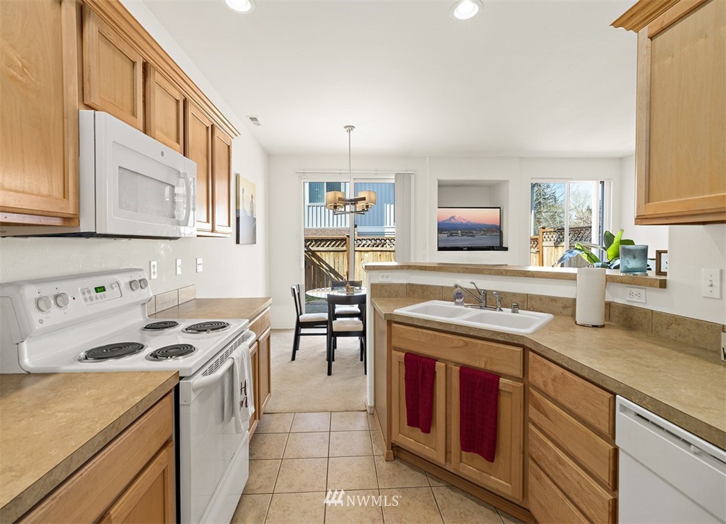 3010 Southeast 11th Place, Unit 1056 Renton, WA 98058 - Photo 12 of 37 Gallery Image 12