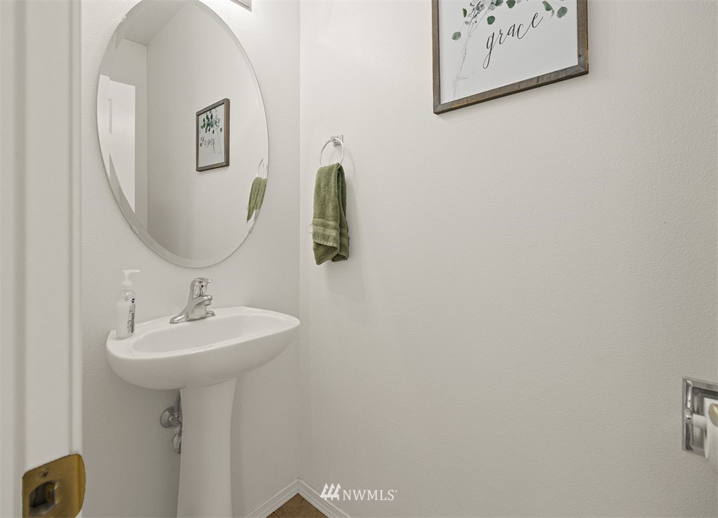 3010 Southeast 11th Place, Unit 1056 Renton, WA 98058 - Photo 5 of 37 Gallery Image 5