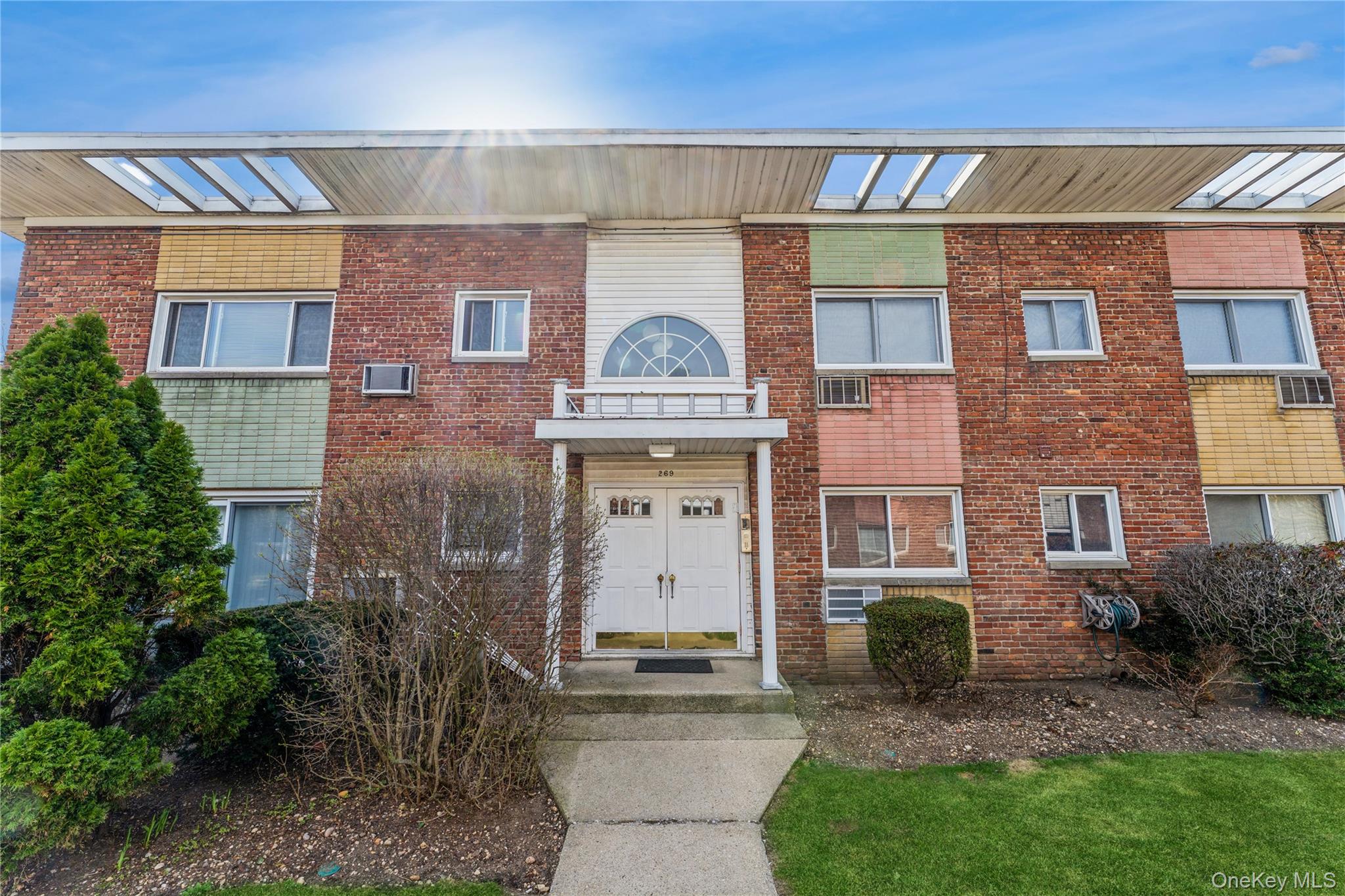 269 North Newbridge Road, Unit 2B Levittown, NY 11756 - Photo 1 of 16