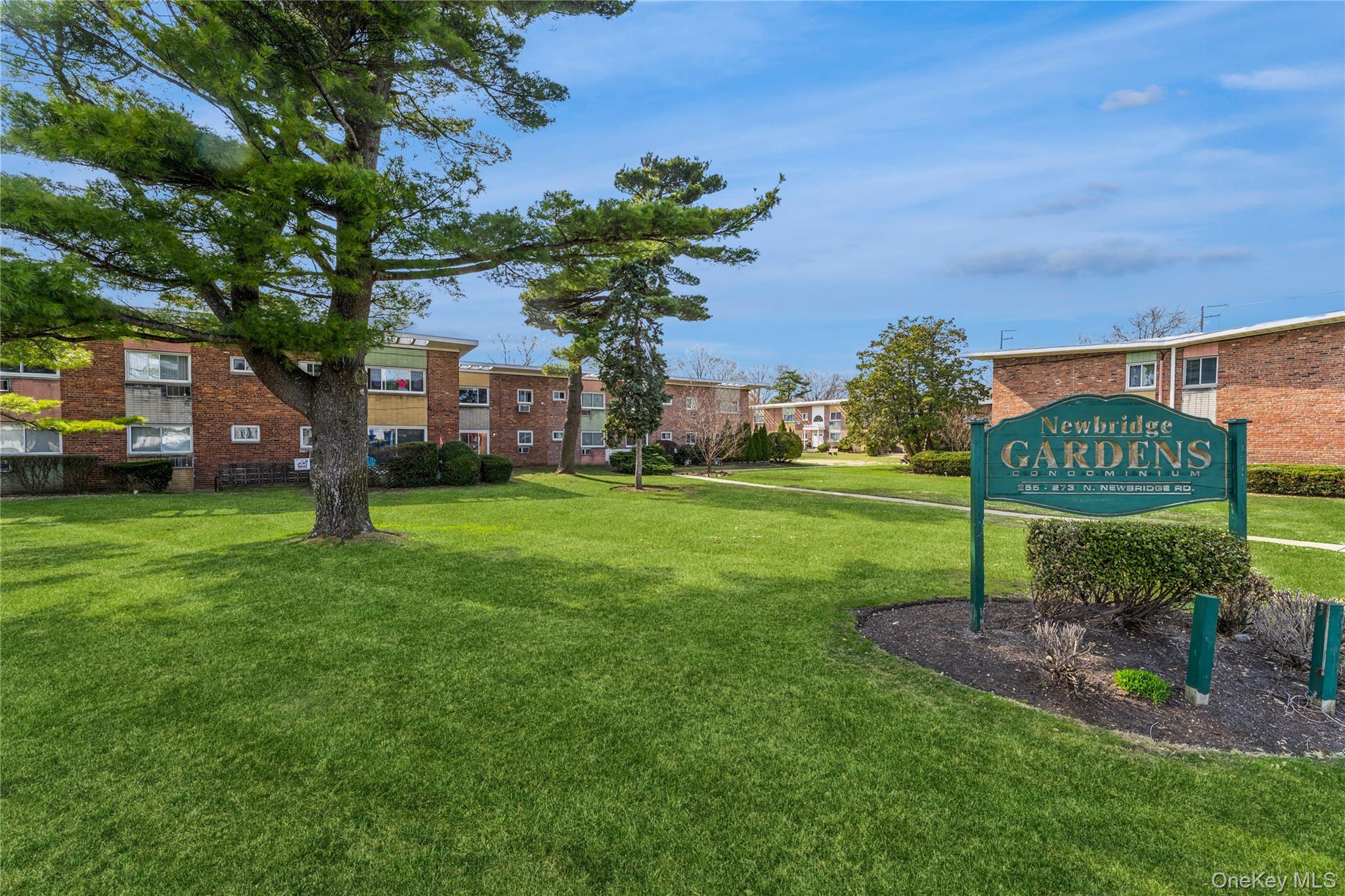 269 North Newbridge Road, Unit 2B Levittown, NY 11756 - Photo 15 of 16