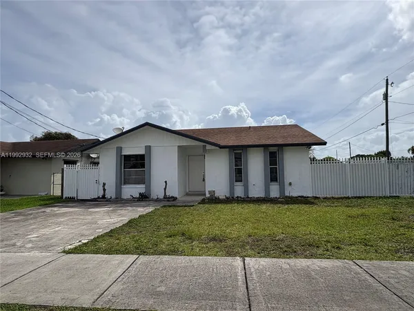 $2,650 | 17995 Southwest 105th Avenue, Miami, FL 33157