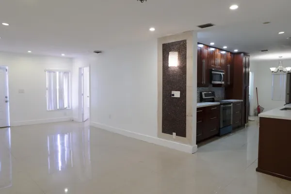 $5,200 | 5380 Southwest 10th Street, Margate, FL 33068