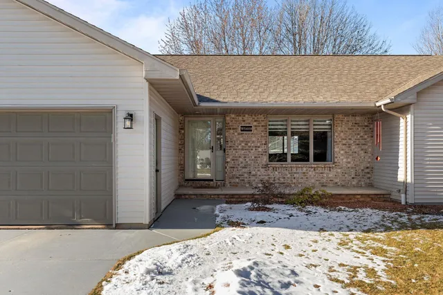 $449,900 | W5609 Jochmann Drive, Appleton, WI 54915