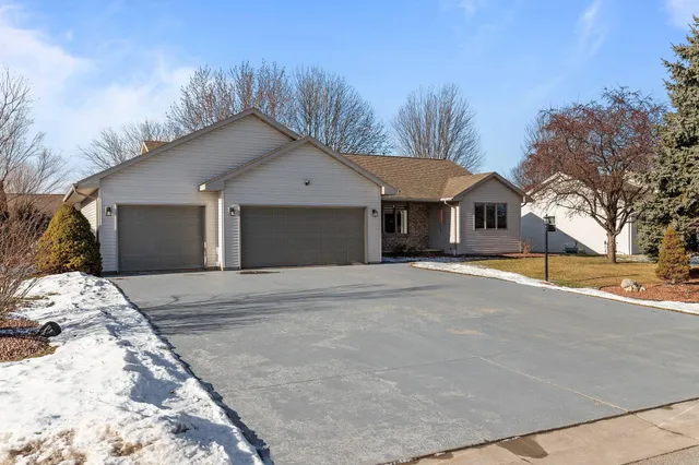 $449,900 | W5609 Jochmann Drive, Appleton, WI 54915
