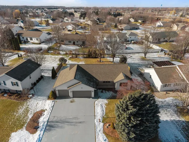 $449,900 | W5609 Jochmann Drive, Appleton, WI 54915