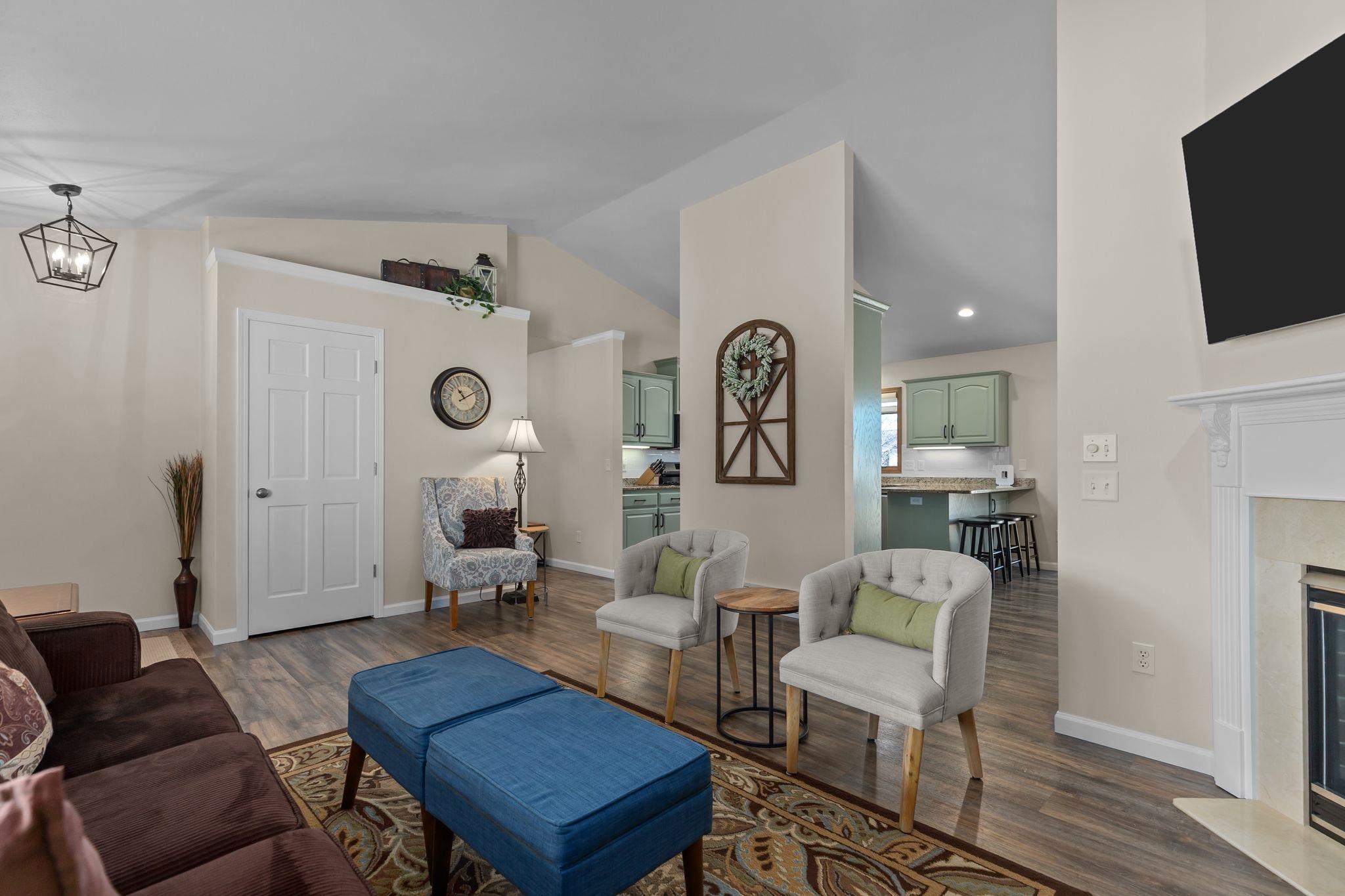 W5609 Jochmann Drive Appleton, WI 54915 - Photo 7 of 61