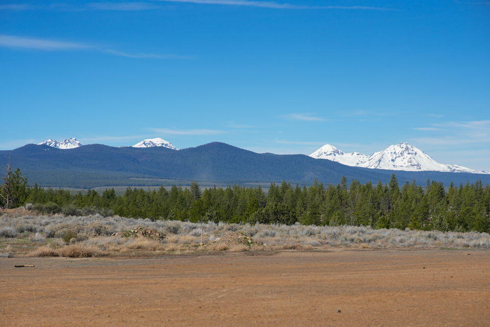 Concannon St Bend Bend, OR 97702 - Photo 2 of 33 1-web-or-mls-Riley Visuals-1