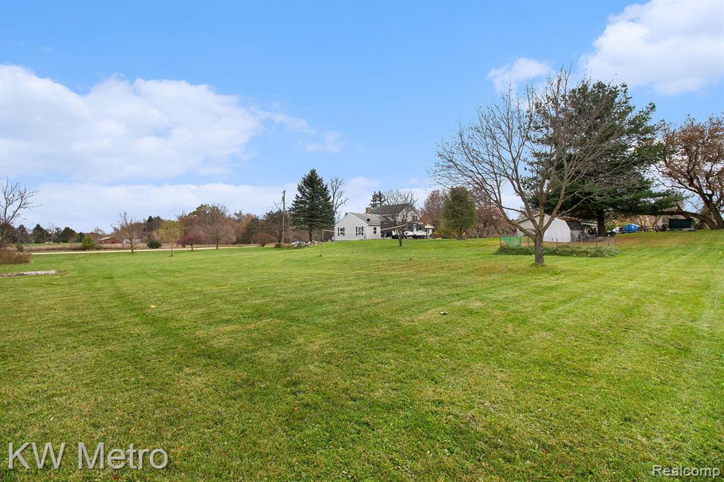 2071 Tooley Road Howell, MI 48855 - Photo 23 of 28