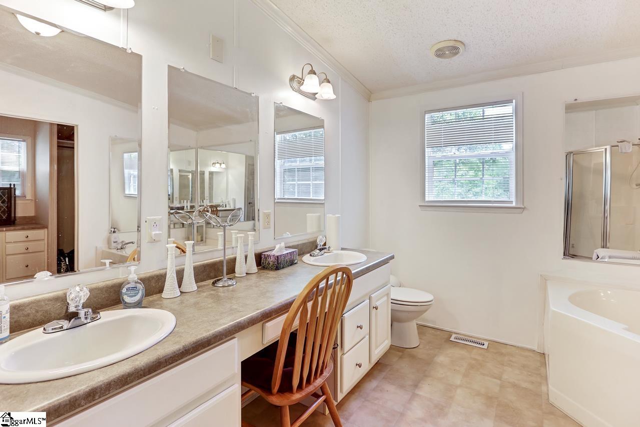1213 Hurricane Road Gray Court, SC 29645 - Photo 11 of 35 Gallery Image 11