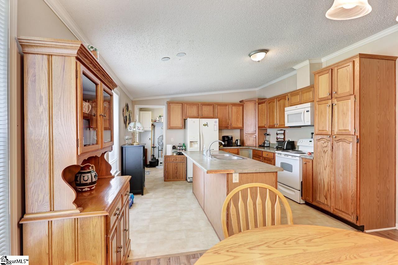1213 Hurricane Road Gray Court, SC 29645 - Photo 16 of 35 Gallery Image 16