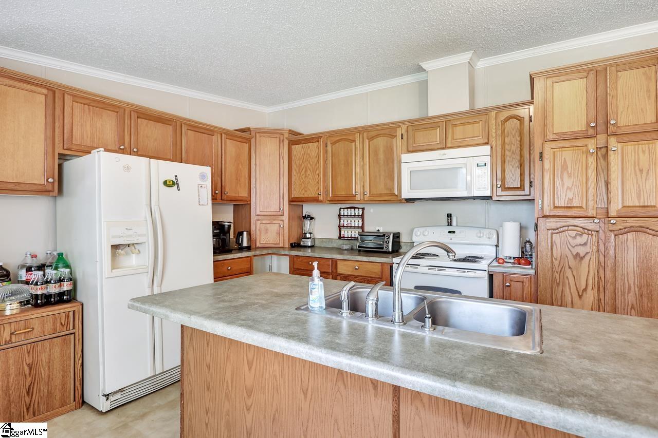1213 Hurricane Road Gray Court, SC 29645 - Photo 19 of 35 Gallery Image 19