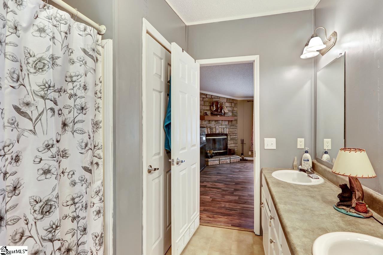 1213 Hurricane Road Gray Court, SC 29645 - Photo 24 of 35 Gallery Image 24