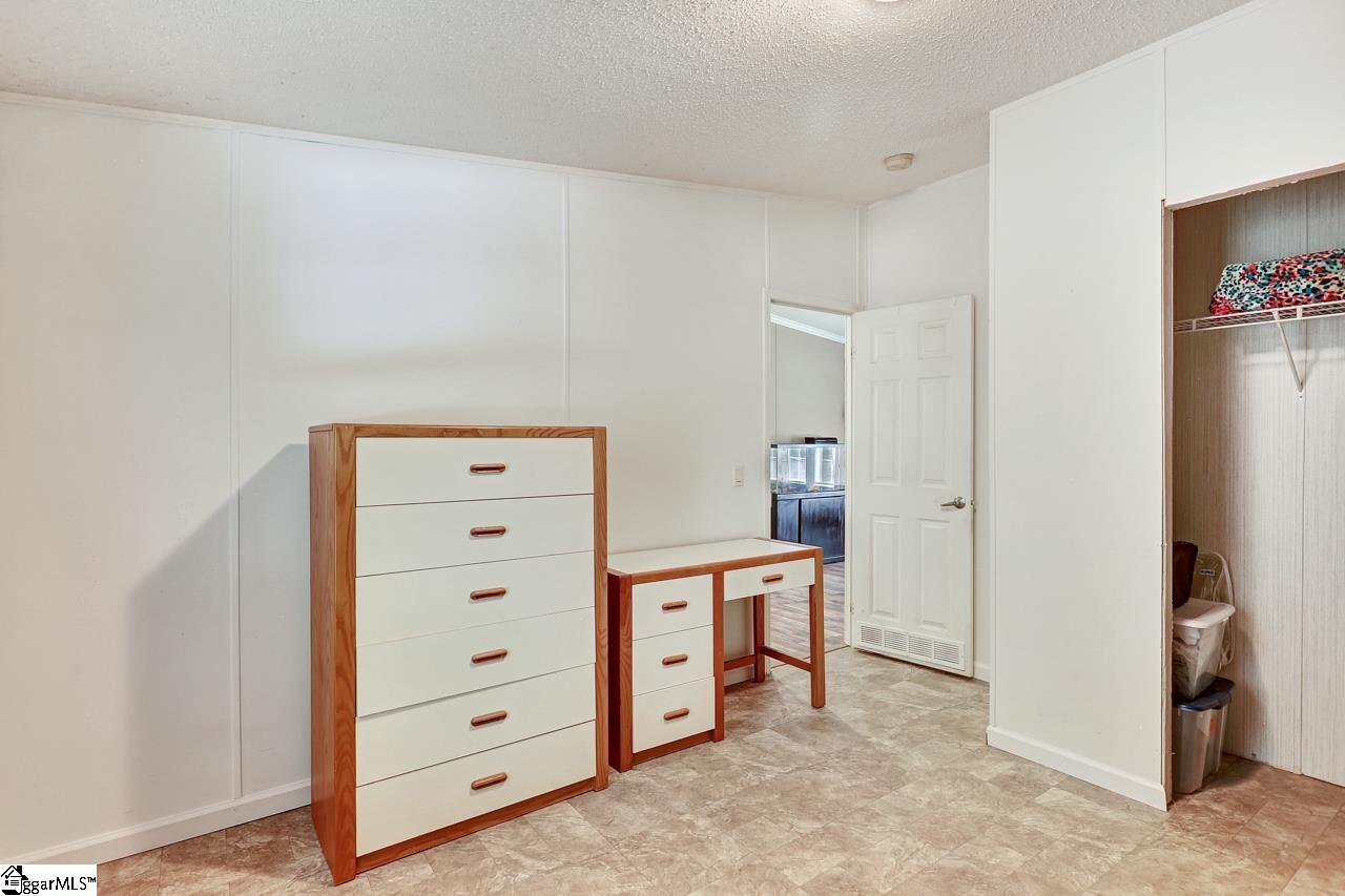 1213 Hurricane Road Gray Court, SC 29645 - Photo 27 of 35 Gallery Image 27