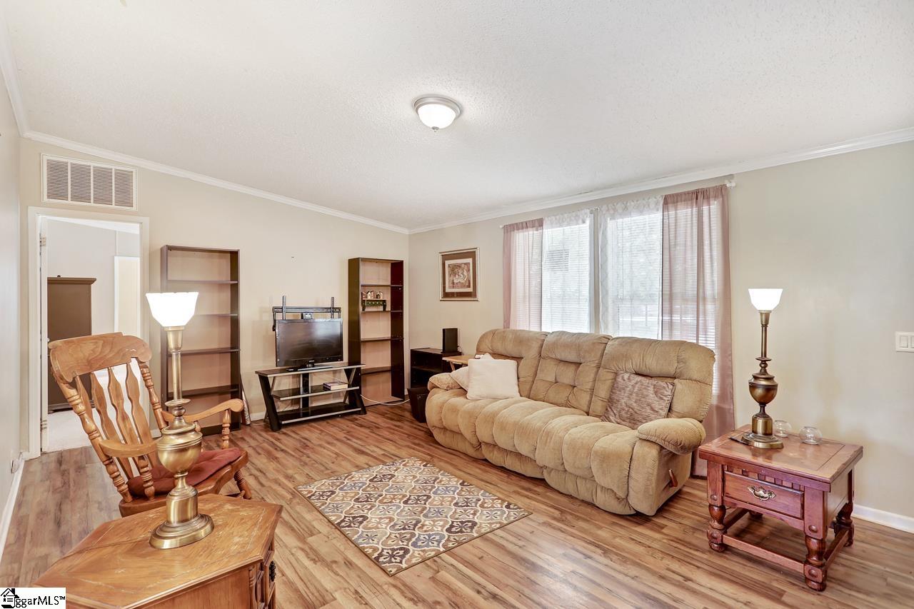 1213 Hurricane Road Gray Court, SC 29645 - Photo 5 of 35 Gallery Image 5