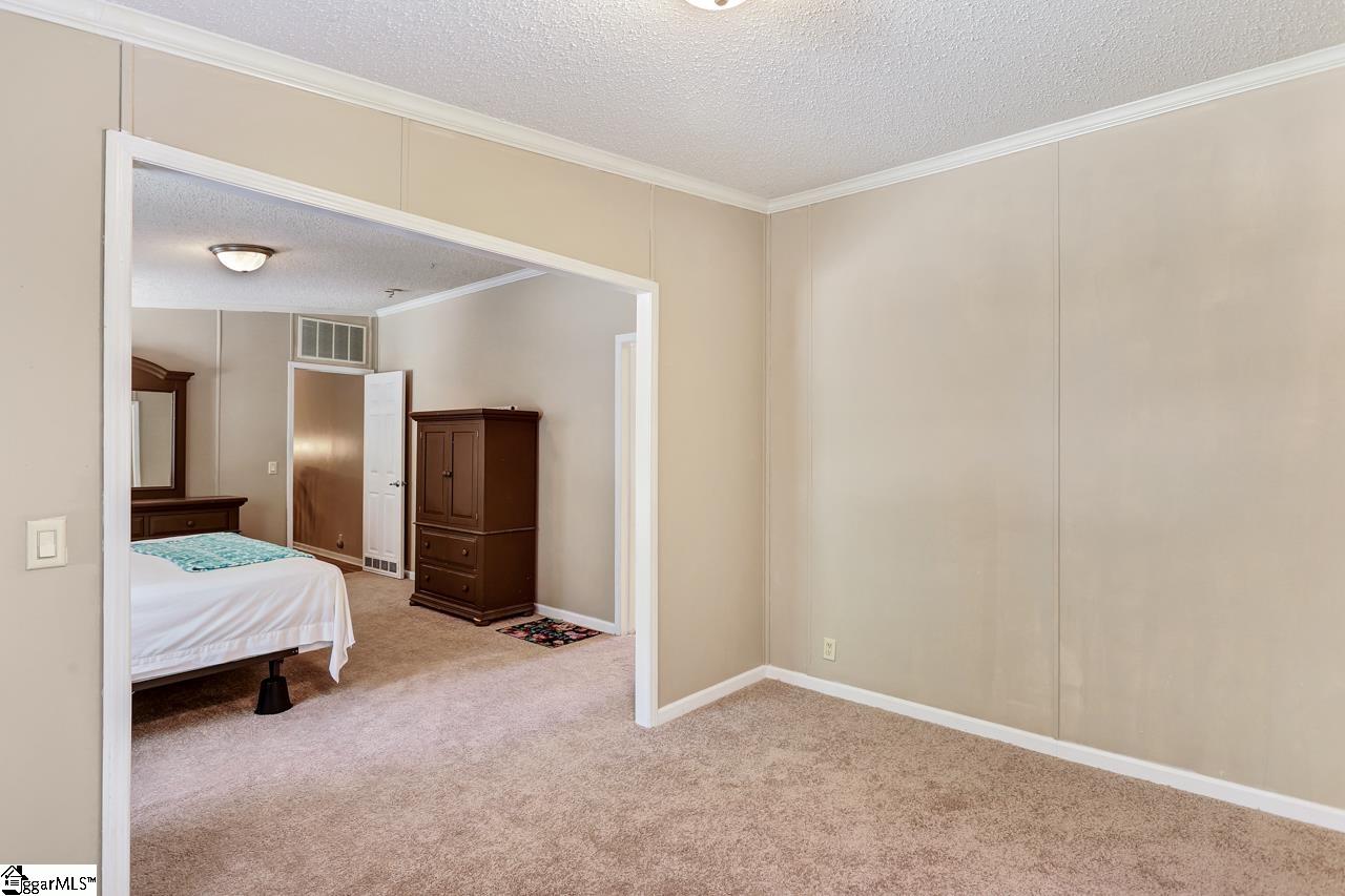 1213 Hurricane Road Gray Court, SC 29645 - Photo 9 of 35 Gallery Image 9