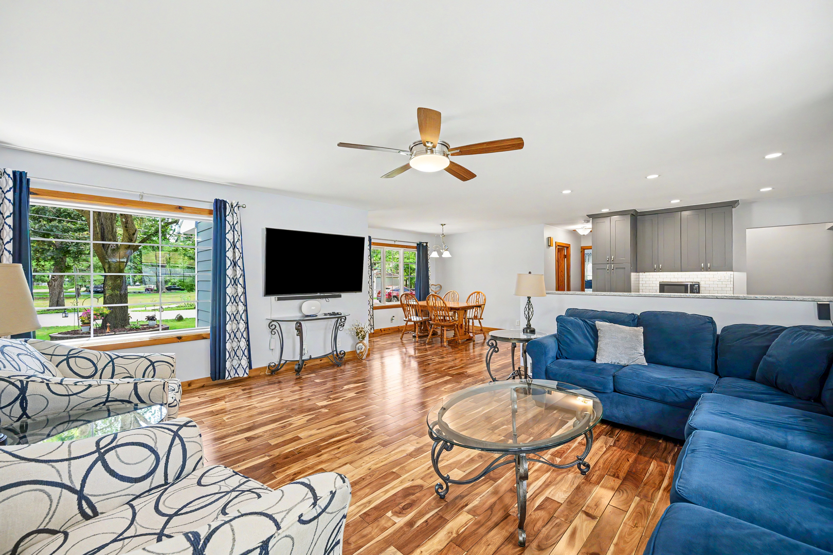 411 Carlisle Road Batavia, IL 60510 - Photo 8 of 28