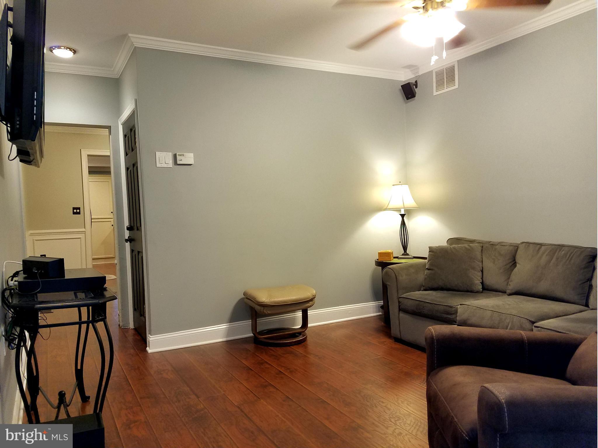 3009 Keswick Road Baltimore, MD 21211 - Photo 2 of 28 Living Room