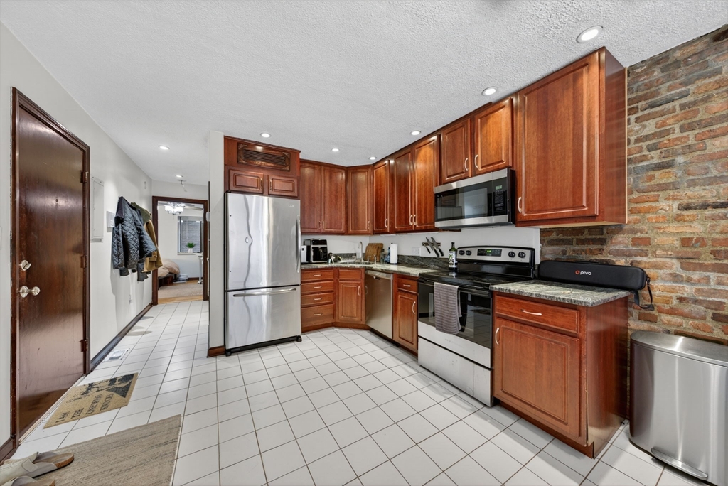 8 Wiget Street, Unit 1 Boston, MA 02113 - Photo 7 of 18